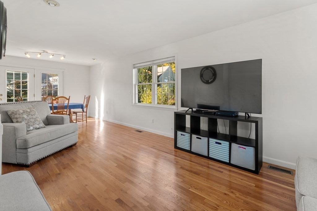 600 Trapelo Road, Unit 4 Waltham, MA 02452 - Photo 6 of 14 Gallery Image 6