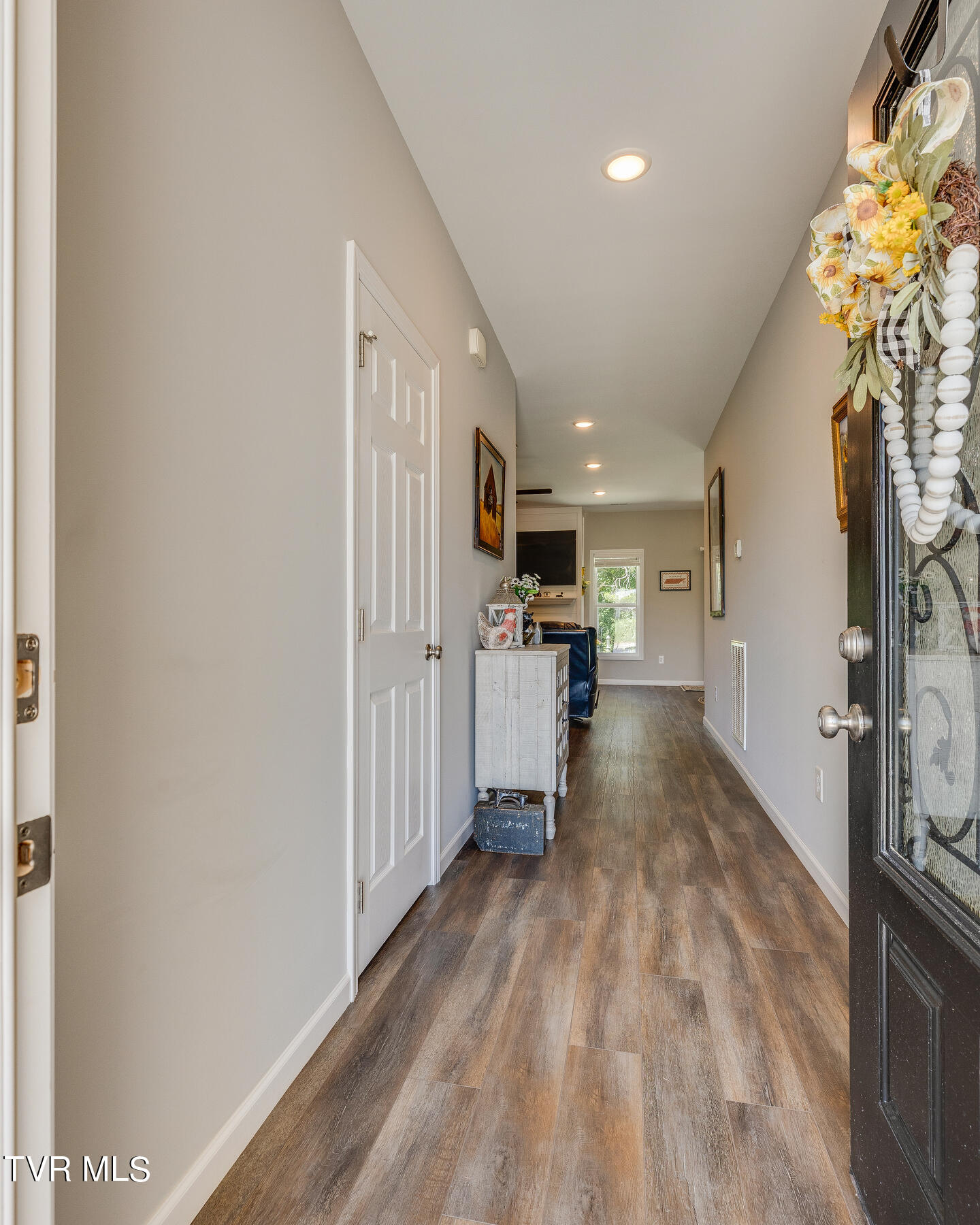 889 Sugar Hollow Road Piney Flats, TN 37686 - Photo 5 of 40 005 (3)