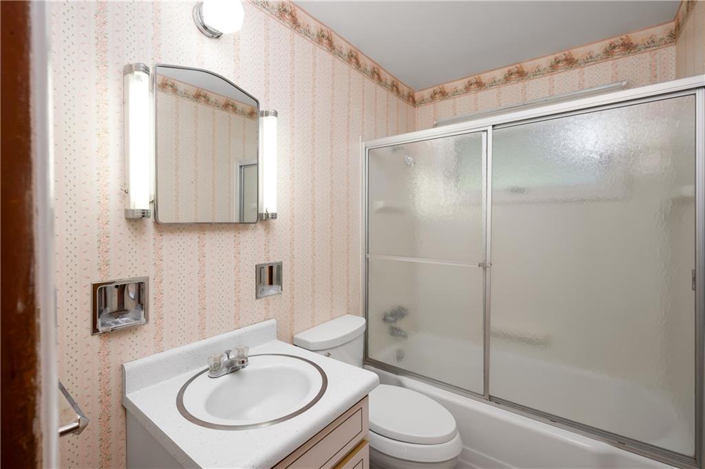 19 George Jr Road Grove City, PA 16127 - Photo 36 of 42 Second full bathroom on the main level
