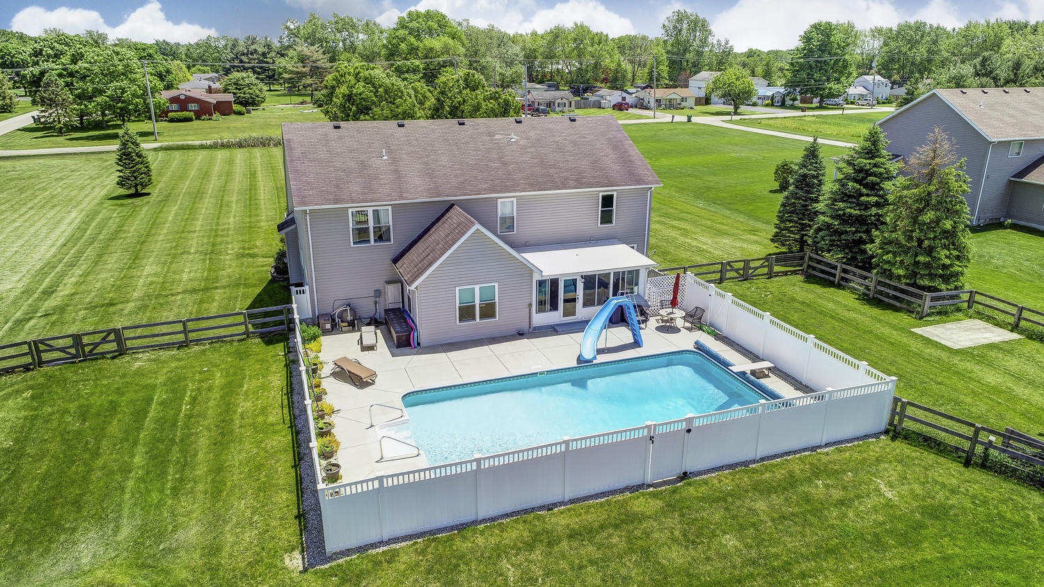 1429 Groop Road Springfield, OH 45504 - Photo 5 of 64