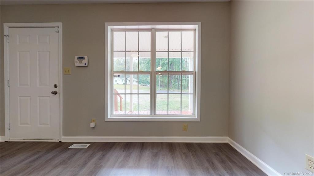 1008 John Williams Road Clover, SC 29710 - Photo 4 of 22 Gallery Image 4