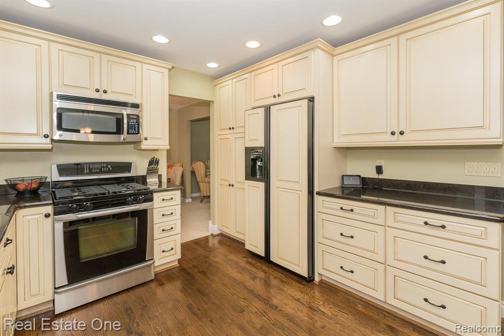 190 Parsons Lane Rochester Hills, MI 48307 - Photo 12 of 22