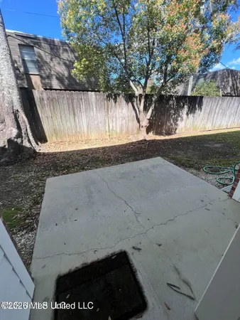 $1,800 | 111 Armand Oaks, Ocean Springs, MS 39564