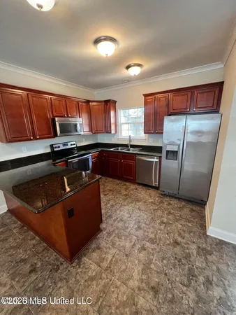 $1,800 | 111 Armand Oaks, Ocean Springs, MS 39564