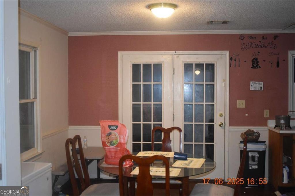 4433 Azalea Drive Macon, GA 31210 - Photo 4 of 24 a view of a dining room with furniture