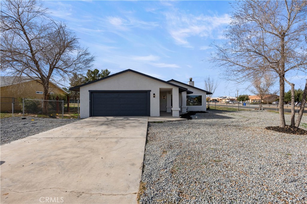 12850 Lakota Road Apple Valley, CA 92308 - Photo 4 of 45