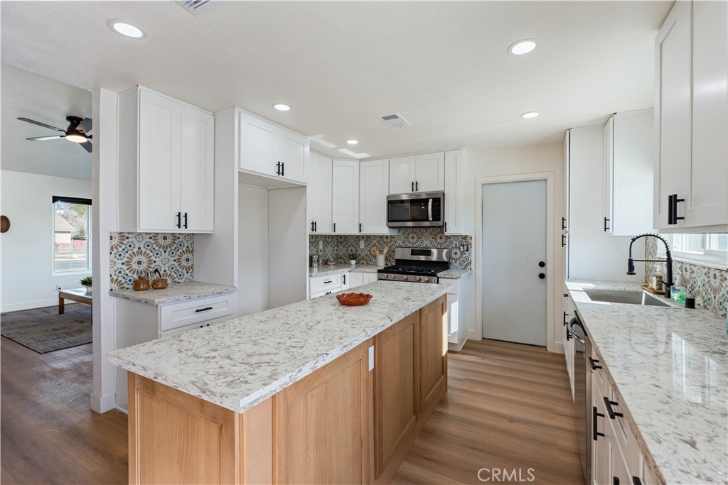 12850 Lakota Road Apple Valley, CA 92308 - Photo 7 of 45