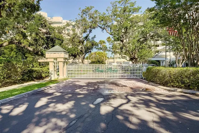 $2,299,000 | 2 Seaside Lane, Unit 801, Belleair, FL 33756