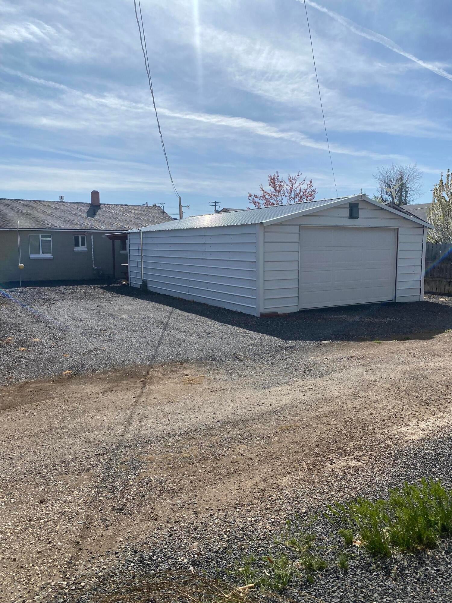 625 Northwest 7th Street Redmond, OR 97756 - Photo 2 of 6 IMG_3504