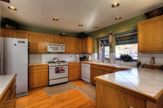 12627 Parsenn Road Truckee, CA 96161 - Photo 3 of 9 Gallery Image 3