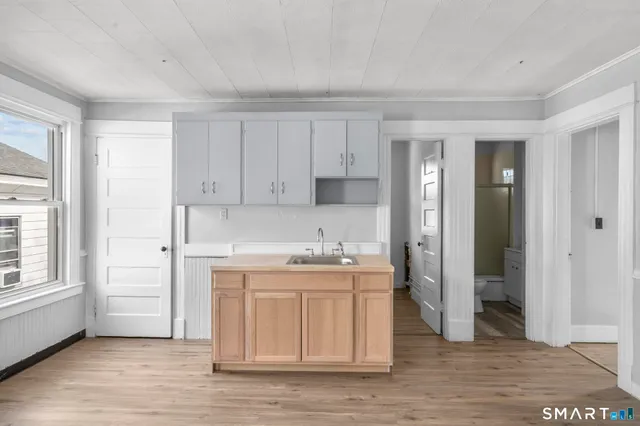 $1,100 | 73 South Street, Waterbury, CT 06706