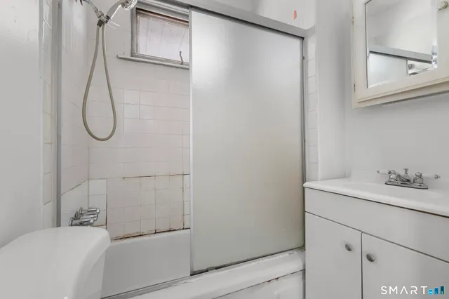 $1,100 | 73 South Street, Waterbury, CT 06706