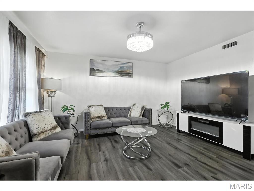 1908 Union Road St. Louis, MO 63125 - Photo 9 of 28