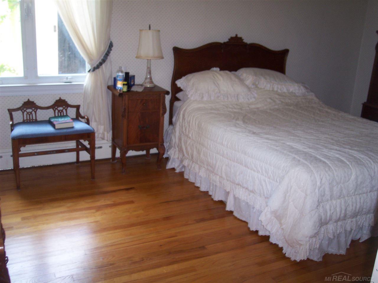120 Riverside Drive Mount Clemens, MI 48043 - Photo 11 of 31 Master Bedroom