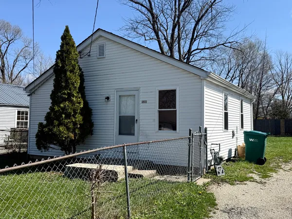 $1,850 | 1504 South Ottawa Street, Joliet, IL 60436