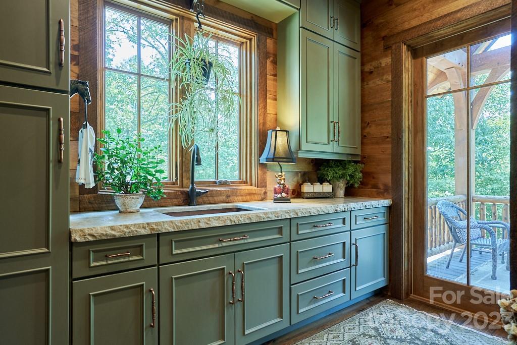 800 Collinsville Road Columbus, NC 28722 - Photo 25 of 33 a sink with window