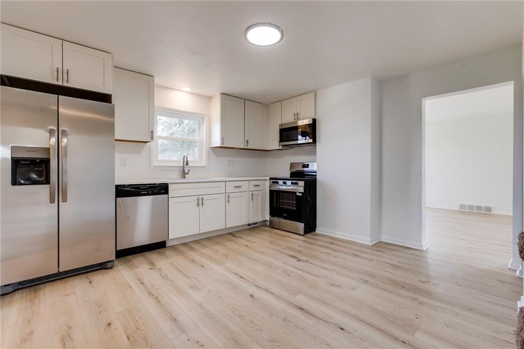 533 Center Hill Road Pittsburgh, PA 15239 - Photo 15 of 31