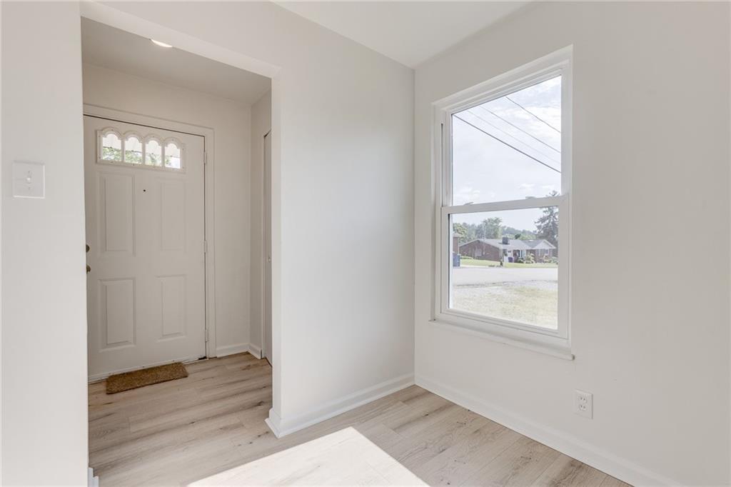 533 Center Hill Road Pittsburgh, PA 15239 - Photo 8 of 31