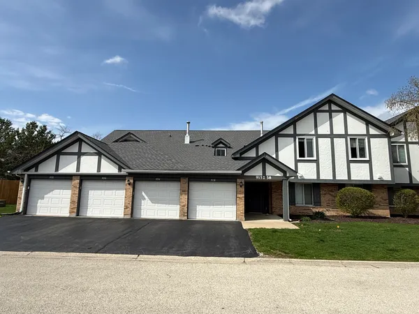 $275,000 | 9158 Sandpiper Court, Unit 40, Orland Park, IL 60462