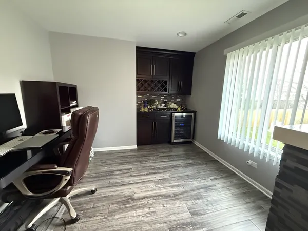 $275,000 | 9158 Sandpiper Court, Unit 40, Orland Park, IL 60462
