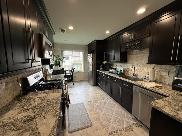 $275,000 | 9158 Sandpiper Court, Unit 40, Orland Park, IL 60462