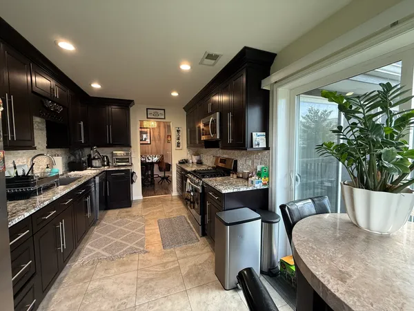 $275,000 | 9158 Sandpiper Court, Unit 40, Orland Park, IL 60462