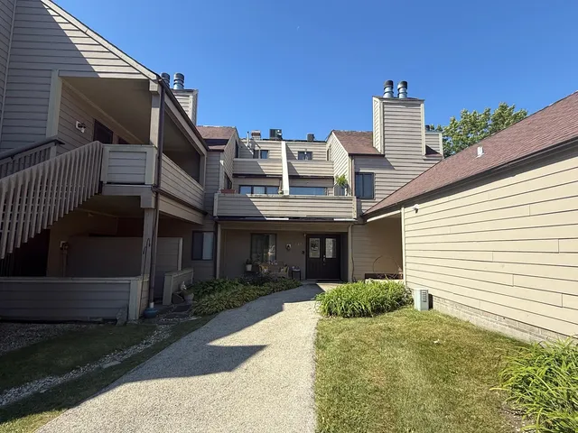 $154,900 | 2910 Frontenac Street, Unit 107, North Chicago, IL 60064