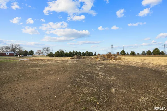 $54,900 | 1920-1922 Mayflower Drive, Pekin, IL 61554