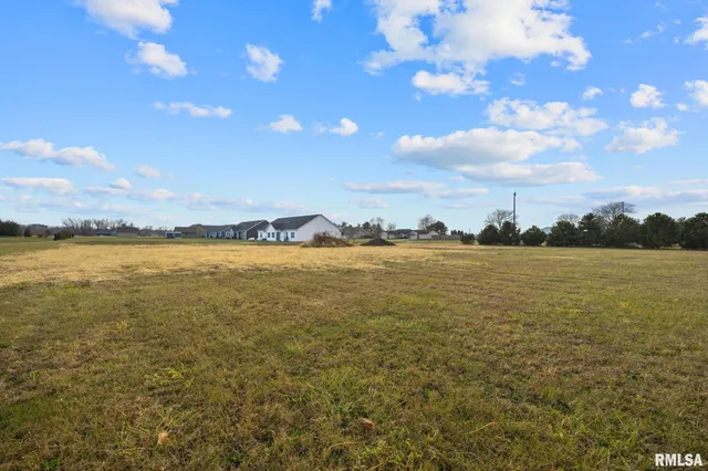 $54,900 | 1920-1922 Mayflower Drive, Pekin, IL 61554