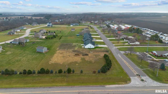 $54,900 | 1920-1922 Mayflower Drive, Pekin, IL 61554