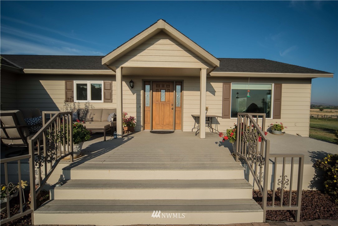 4701 Cove Road Ellensburg, WA 98926 - Photo 3 of 24 Gallery Image 3