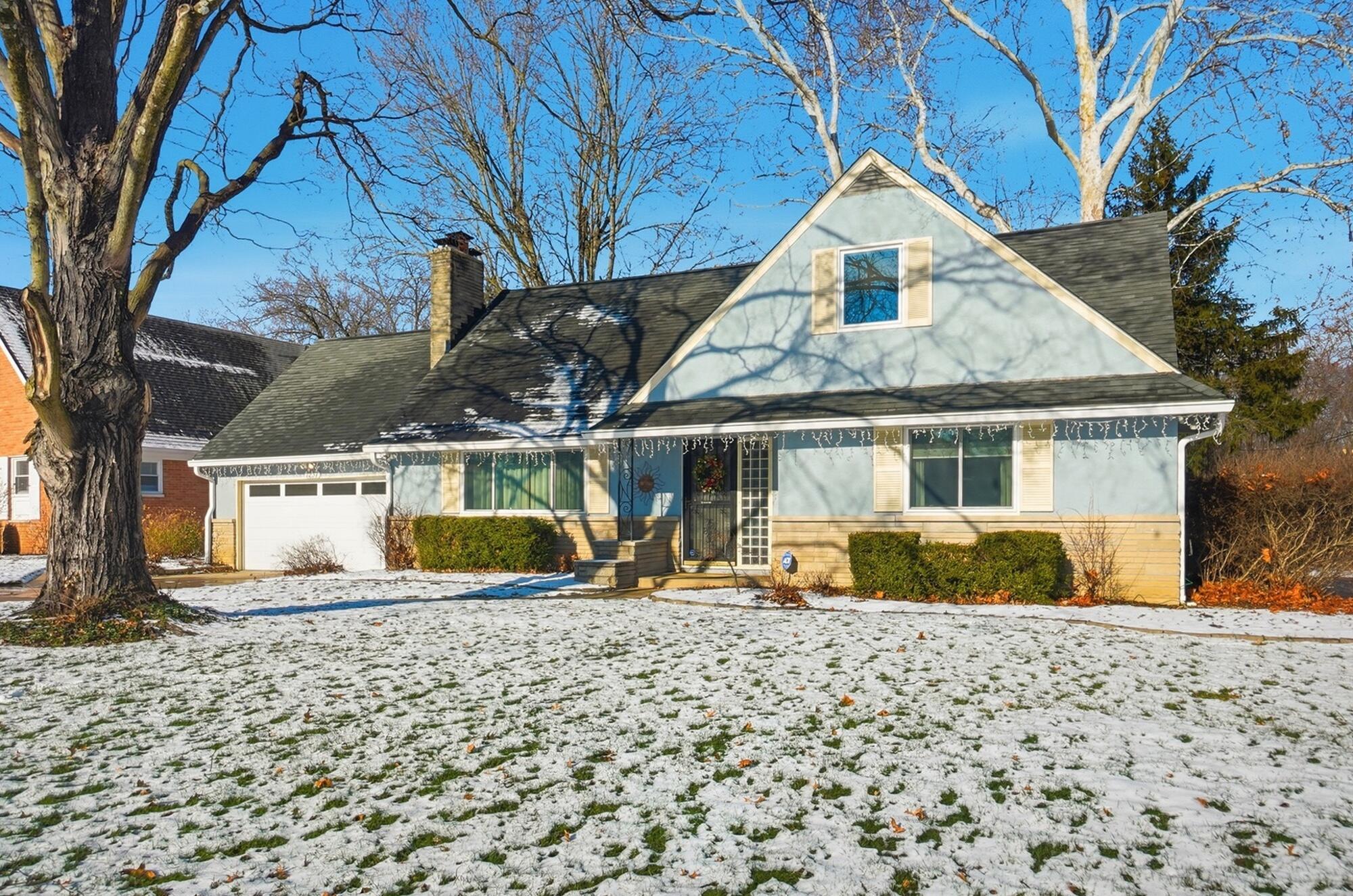 1237 Haddon Road Columbus, OH 43209 - Photo 1 of 64 002