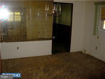 857 Selmer Road Philadelphia, PA 19116 - Photo 2 of 8 Dining Room