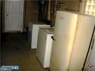 857 Selmer Road Philadelphia, PA 19116 - Photo 6 of 8 Laundry Room