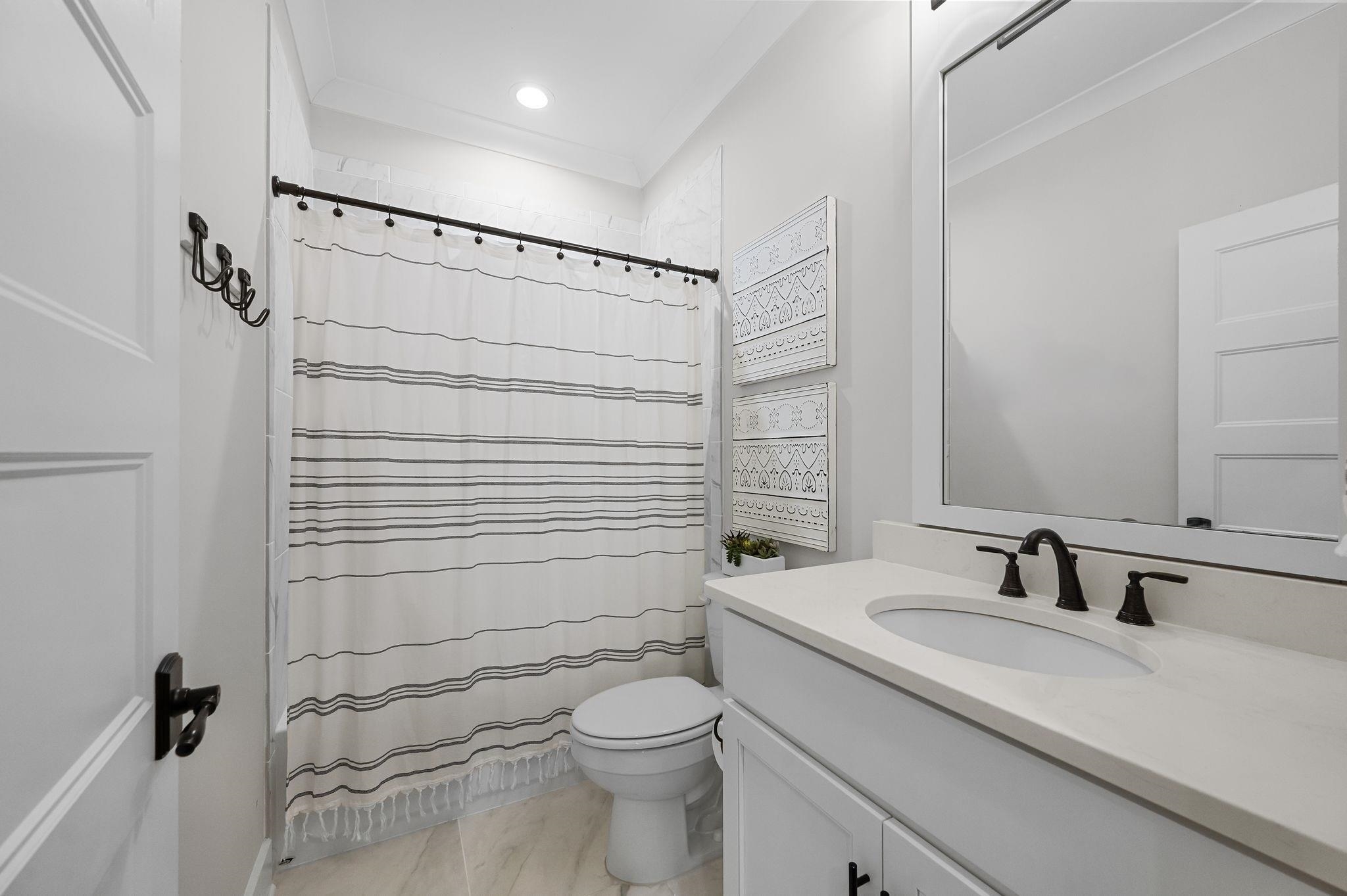 457 Fortune Drive Fairhope, AL 36532 - Photo 44 of 78 Bathroom