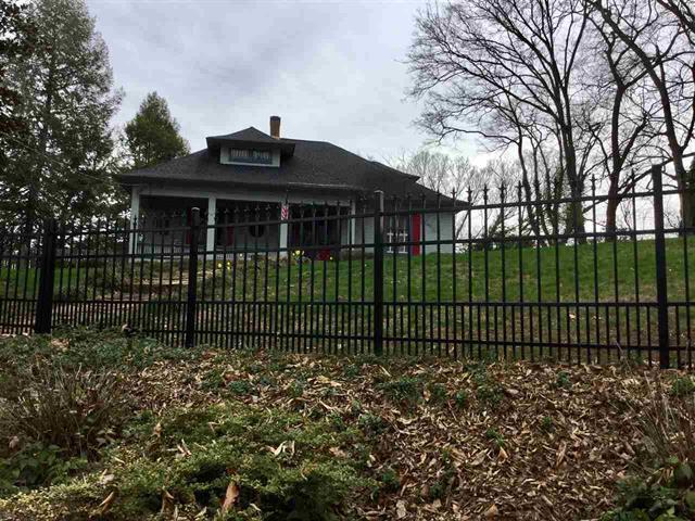 378 South Crest Road Chattanooga, TN 37404 - Photo 1 of 50 20172193