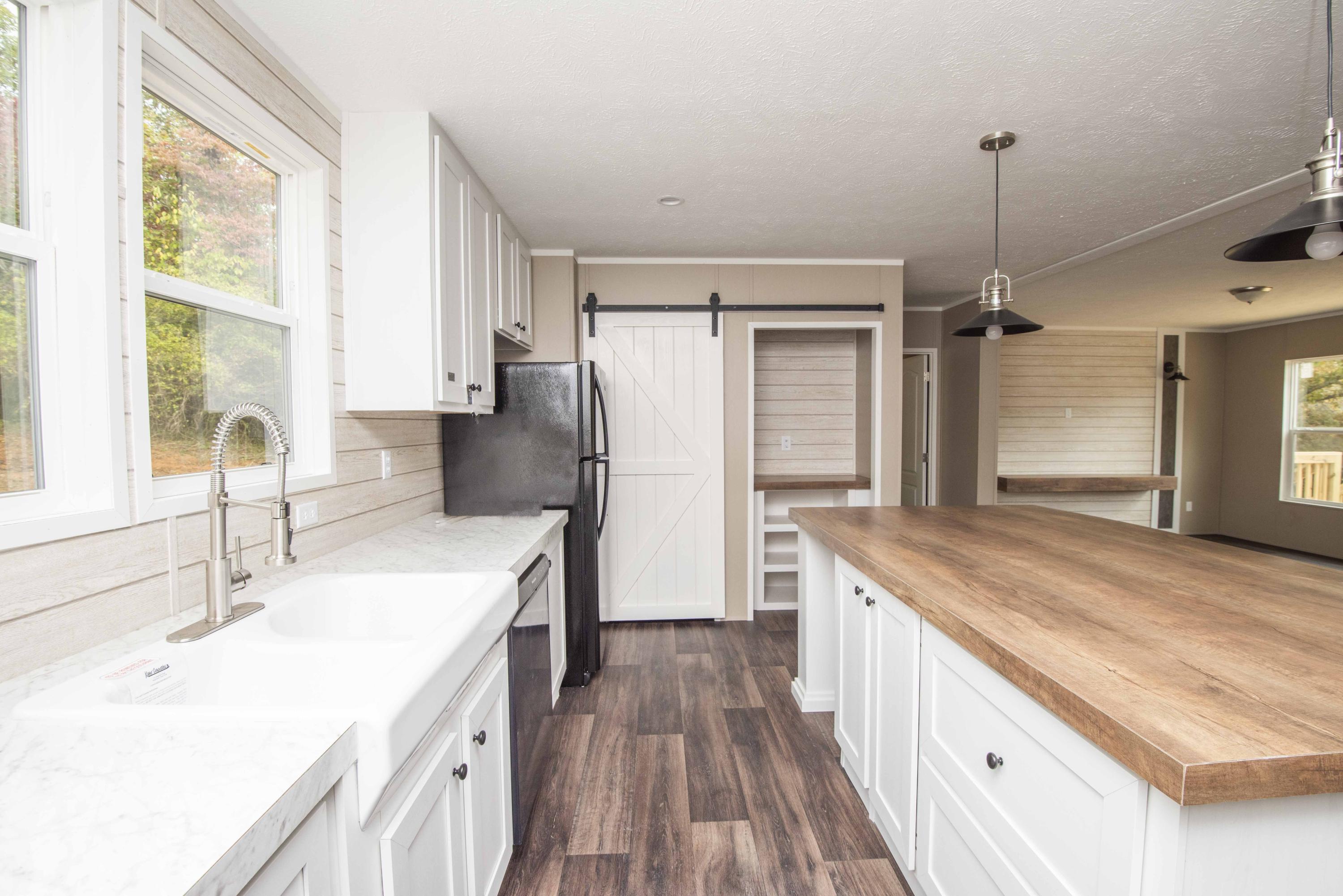 4652 Hall Road Loudon, TN 37774 - Photo 8 of 39 kitchen 2_1