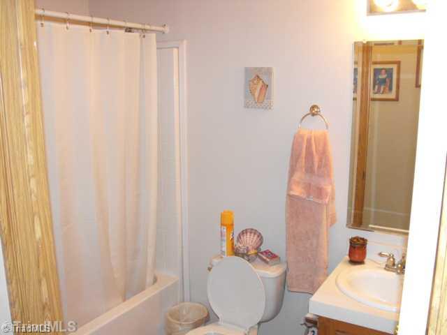 260 Oak Ridge Drive Elkin, NC 28621 - Photo 10 of 16 Bath.