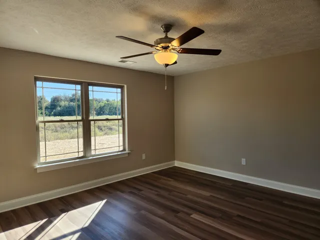 $354,900 | 2905 Vly Farms Drive, Christiana, TN 37037