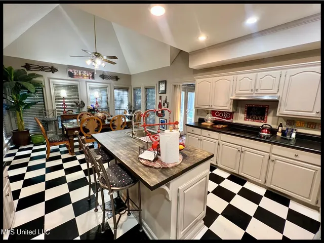$950,000 | 3709 Lyles Drive, Oxford, MS 38655