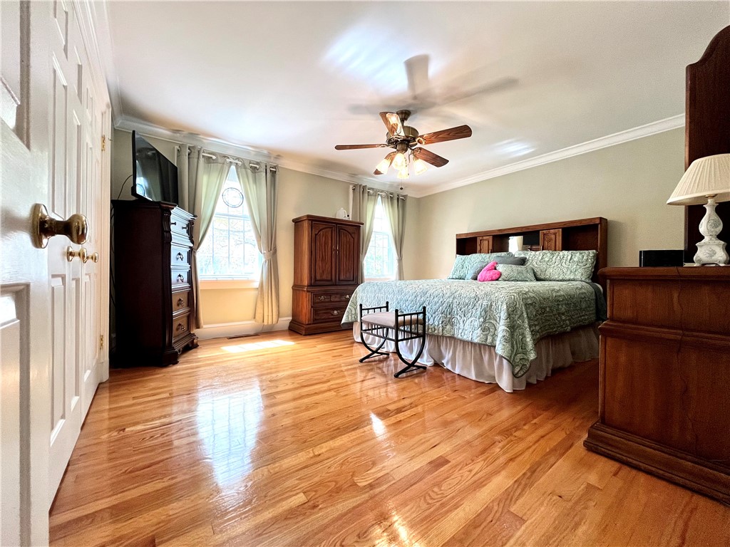 280 Pippin Orchard Road Cranston, RI 02921 - Photo 13 of 39 Master bedroom 13'6" X 15'