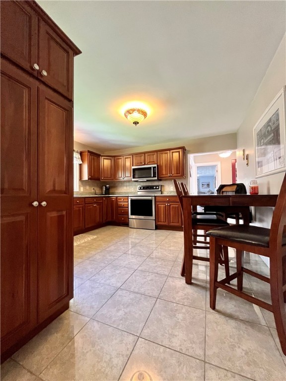 280 Pippin Orchard Road Cranston, RI 02921 - Photo 8 of 39 Cherry cabinetry with ample storage