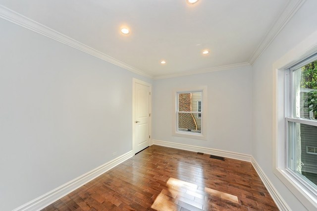 2143 Illinois Road Northbrook, IL 60062 - Photo 9 of 17