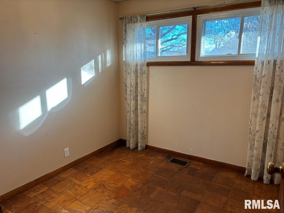 3625 Sheffield Road Springfield, IL 62703 - Photo 10 of 11