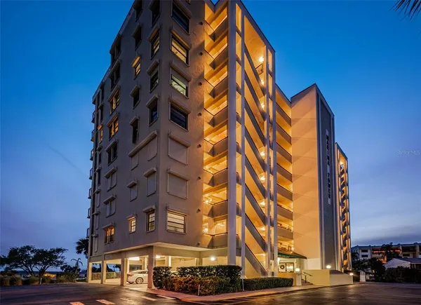 $599,900 | 2530 Gary Circle, Unit 802, Dunedin, FL 34698