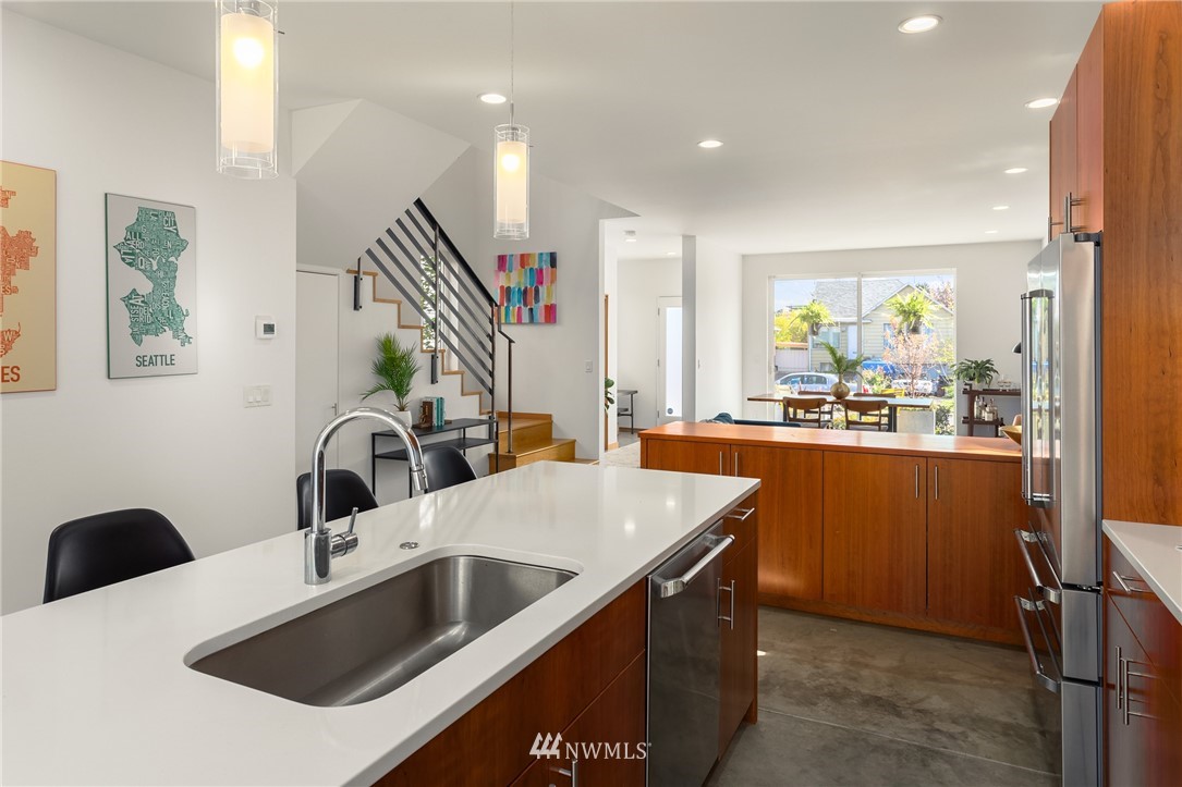 750 North 73rd Street Seattle, WA 98103 - Photo 11 of 32