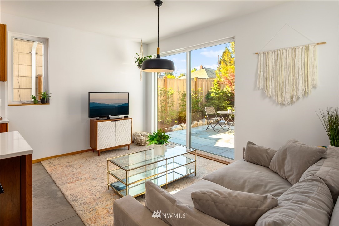 750 North 73rd Street Seattle, WA 98103 - Photo 14 of 32