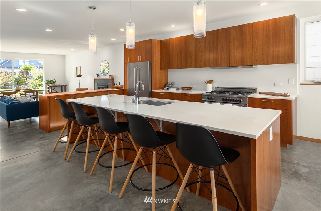 750 North 73rd Street Seattle, WA 98103 - Photo 9 of 32