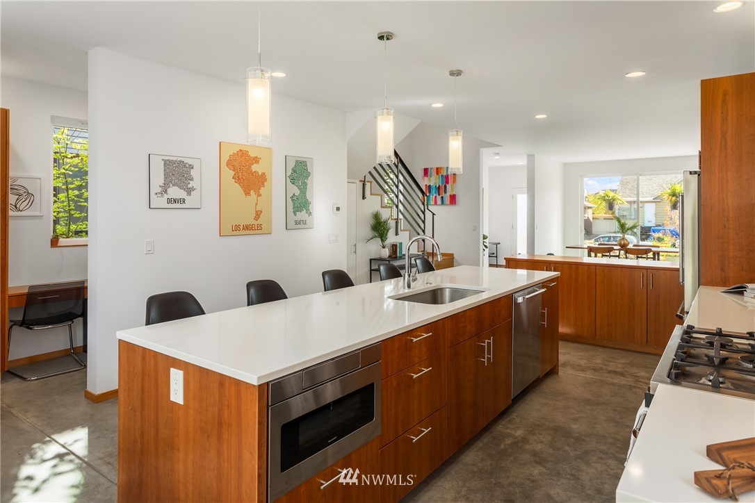750 North 73rd Street Seattle, WA 98103 - Photo 10 of 32