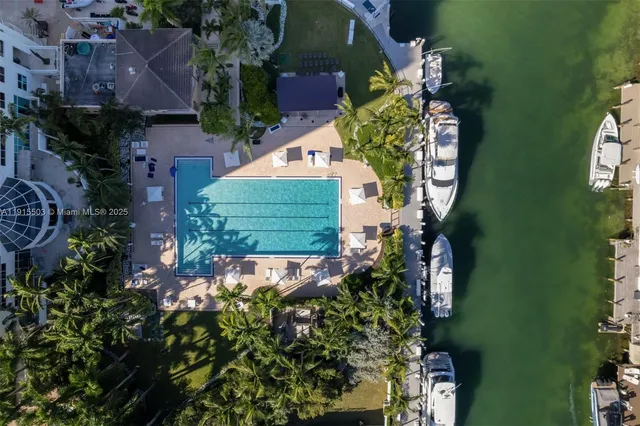 $2,400,000 | 1413 Sunset Harbour Drive, Unit 208, Miami Beach, FL 33139